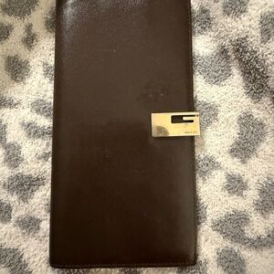 GUCCI Vintage Tom Ford Era Elegant Brown Leather Wallet with Gold Clasp
